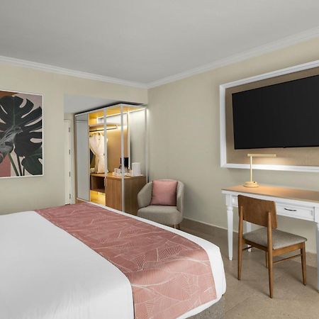 Wyndham Alltra Punta Cana All Inclusive Resort מראה חיצוני תמונה